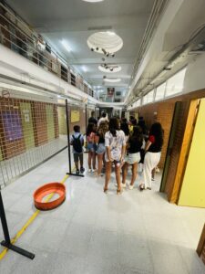 Alumnos de 1º de ESO visitando las instalaciones del centro